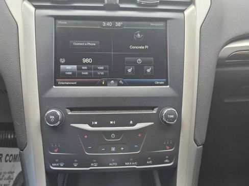 Used 2013 Ford Fusion SE image 21