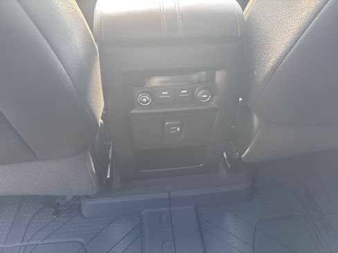 Used 2018 Chevrolet Traverse LT AWD/4WD image 43