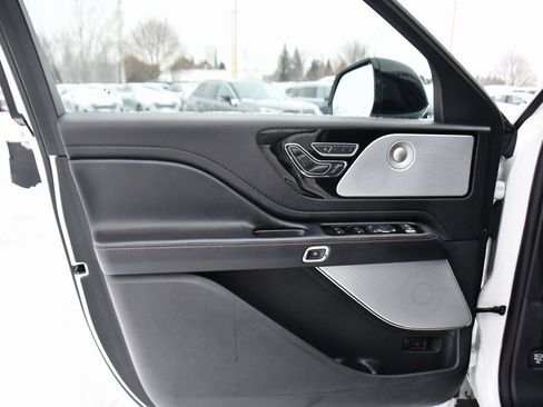 Used 2023 Lincoln Aviator Reserve w/ Equipment Group 201A image 25