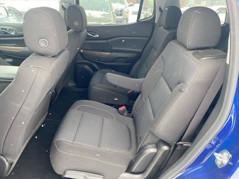 Used 2023 GMC Acadia SLE w/ Driver Convenience Package image 19