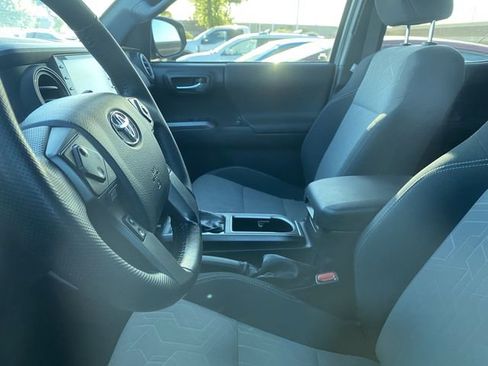 Used 2023 Toyota Tacoma TRD Off-Road image 9