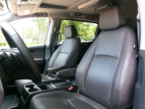 Used 2023 Honda Odyssey Touring image 14