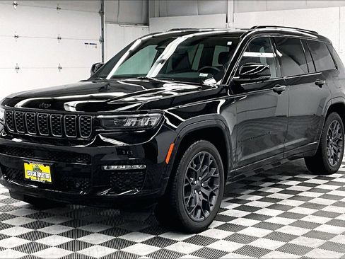 Used 2023 Jeep Grand Cherokee L Summit AWD/4WD image 12