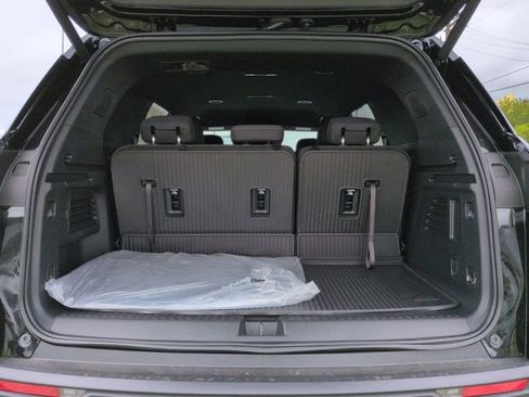 New 2026 Chevrolet Traverse LT w/ Midnight/Sport Edition FWD image 24