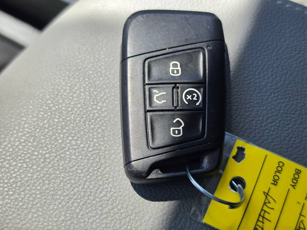 Used 2022 Volkswagen Taos SE AWD/4WD image 24