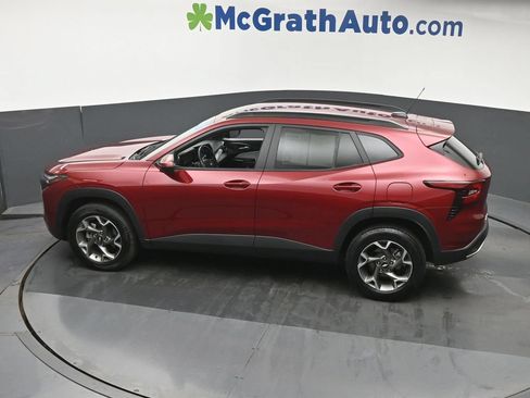 Used 2025 Chevrolet Trax LT w/ LT Convenience Package FWD image 24