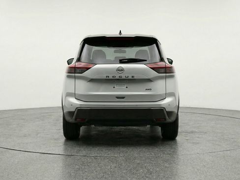 Used 2025 Nissan Rogue SV image 7