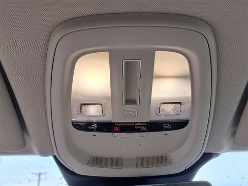 Used 2023 Volvo XC60 B5 Ultimate w/ Climate Package image 16