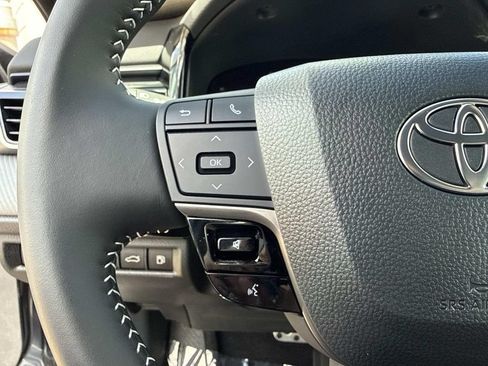Used 2026 Toyota Camry SE FWD image 33