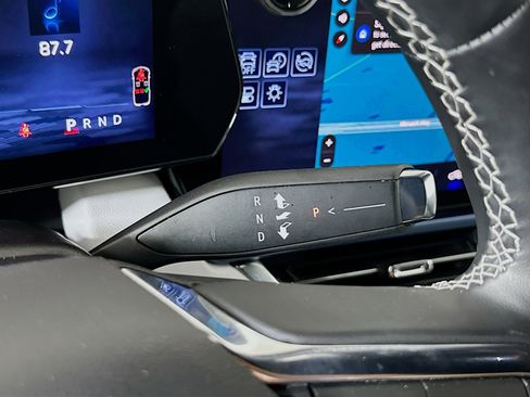 Used 2025 Chevrolet Equinox EV LT image 24