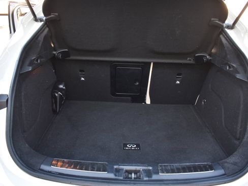 Used 2017 INFINITI QX30 Premium w/ Navigation Package image 36