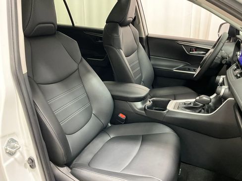 Used 2024 Toyota RAV4 XLE Premium image 9