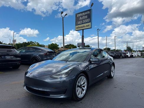 Used 2023 Tesla Model 3 Standard Range RWD image 1