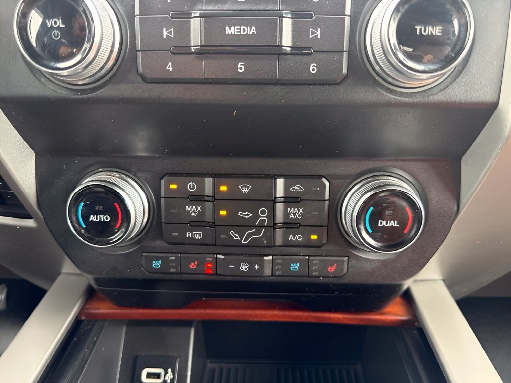 Used 2019 Ford F250 King Ranch w/ King Ranch Ultimate Package AWD/4WD image 18