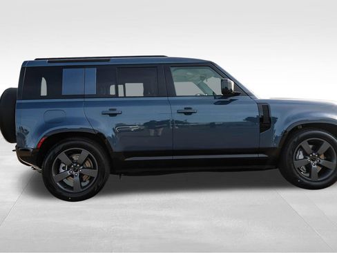 New 2026 Land Rover Defender 110 X-Dynamic SE AWD/4WD image 4
