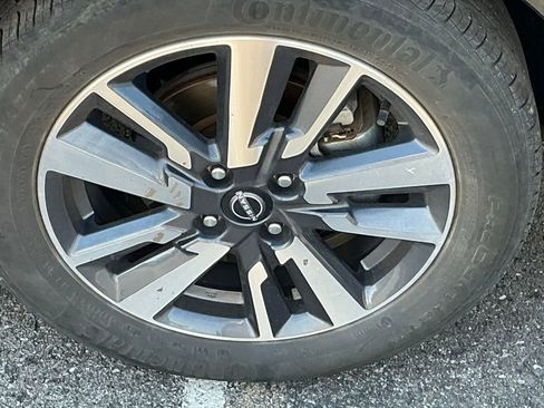 Used 2023 Nissan Versa SV w/ Trunk Package FWD image 22