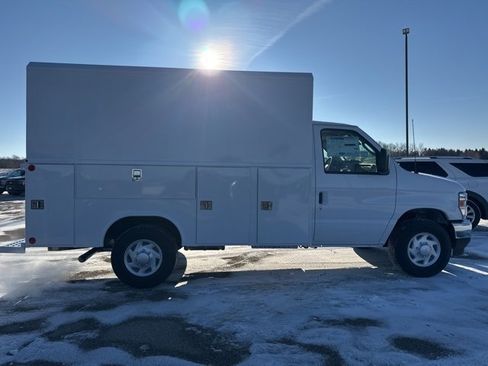 New 2026 Ford E-350 and Econoline 350 Super Duty w/ Power Equipment Group image 4