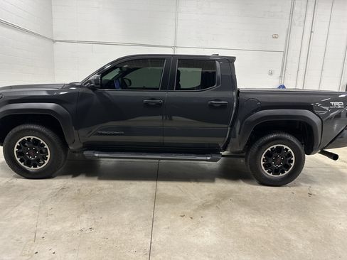 Used 2024 Toyota Tacoma TRD Off-Road AWD/4WD image 7