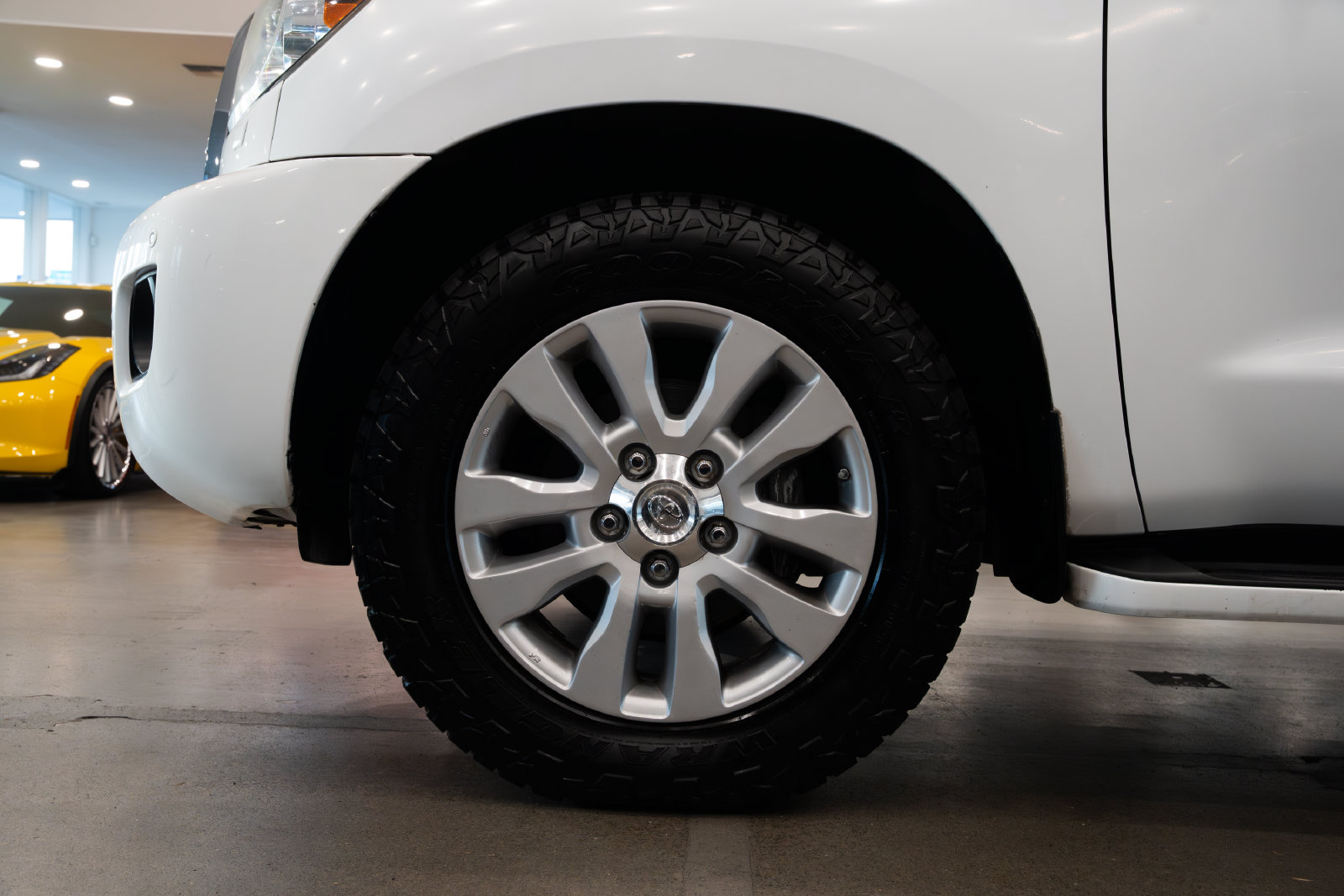 Used 2008 Toyota Sequoia Limited w/ Cold Area Pkg AWD/4WD image 7