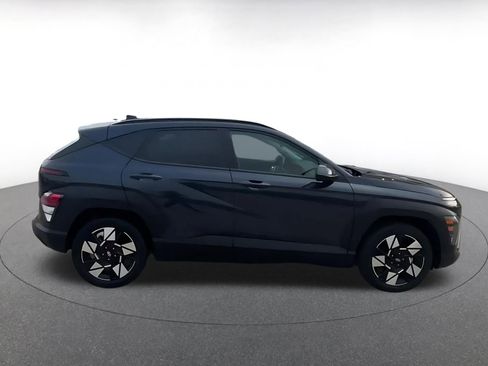 Used 2025 Hyundai Kona SEL image 9