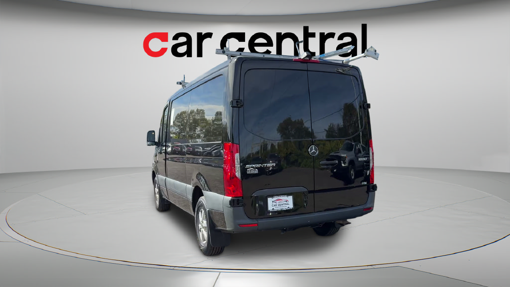 Used 2021 Mercedes-Benz Sprinter 1500 image 4