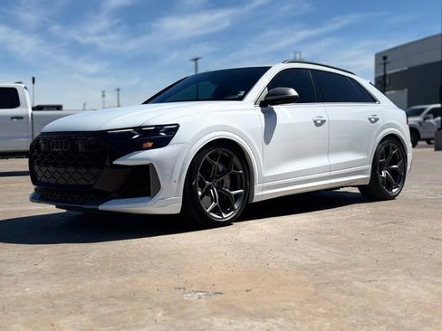 Used 2025 Audi RS Q8 performance image 4