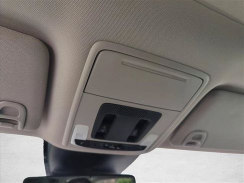 Used 2025 Honda Pilot Touring image 14