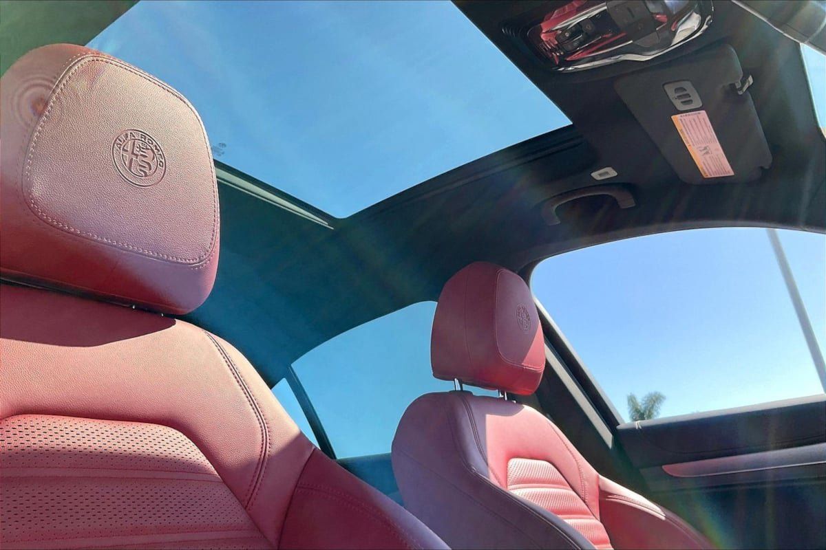 Used 2025 Alfa Romeo Stelvio Sprint AWD/4WD image 20