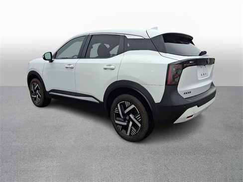 Used 2025 Nissan Kicks SV image 6