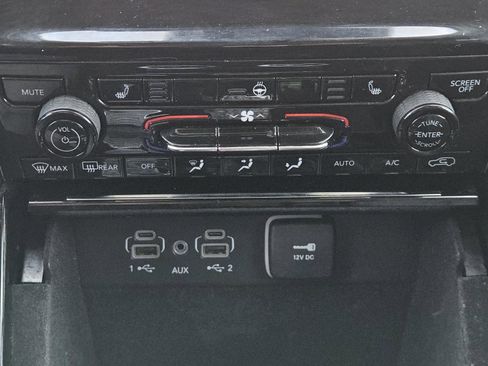 Used 2022 Jeep Grand Cherokee Limited image 14