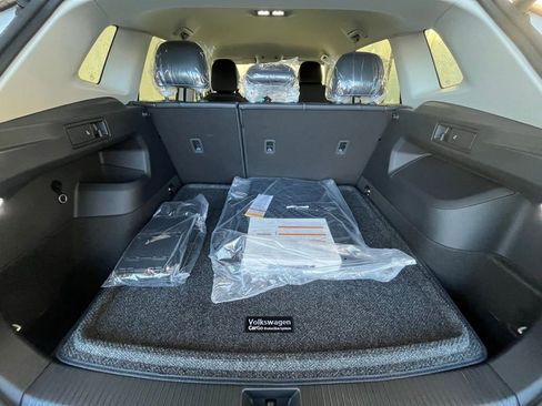 New 2026 Volkswagen Tiguan SE image 26