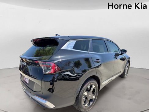 New 2026 Kia Sportage LX FWD image 4