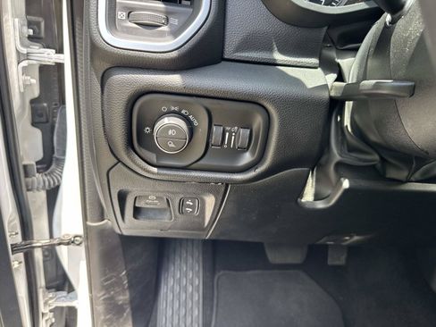 Used 2025 RAM 1500 Big Horn AWD/4WD image 30