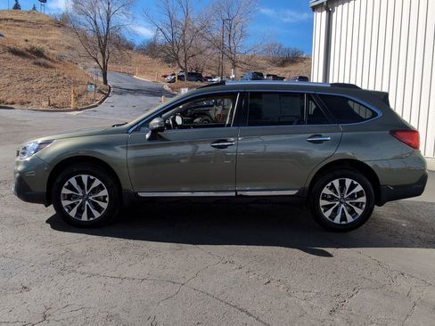 Used 2018 Subaru Outback 3.6R Touring image 4