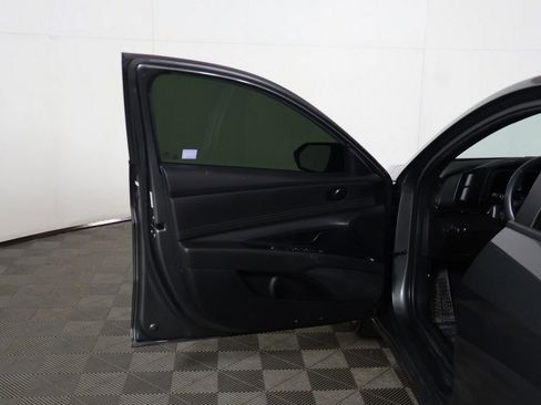 Used 2025 Hyundai Elantra Sport FWD image 16
