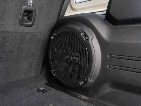 Used 2024 Jeep Wrangler Unlimited Rubicon image 10