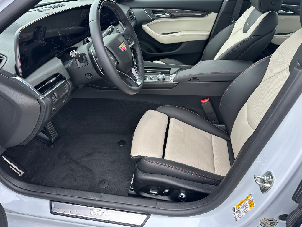 Used 2026 Cadillac CT5 Sport w/ Technology Package AWD/4WD image 9