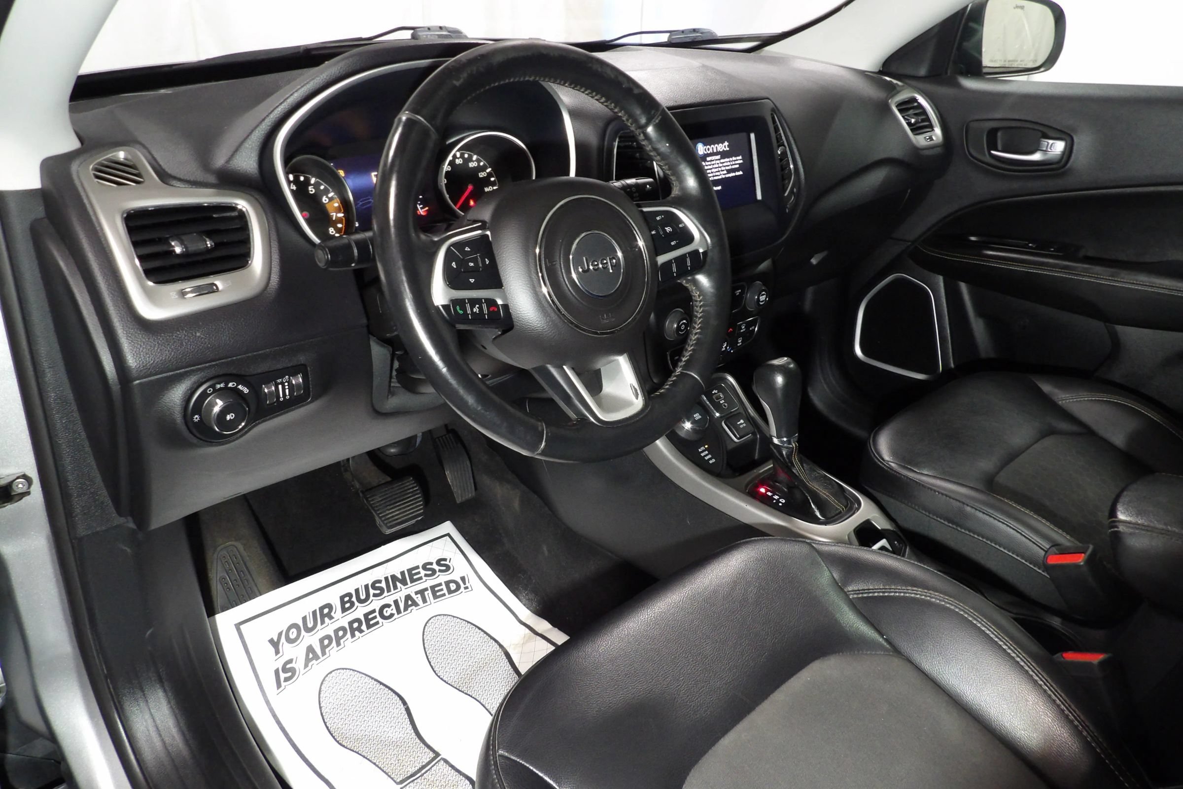 Used 2018 Jeep Compass Latitude w/ Popular Equipment Group AWD/4WD image 10