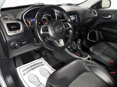 Used 2018 Jeep Compass Latitude w/ Popular Equipment Group AWD/4WD image 10
