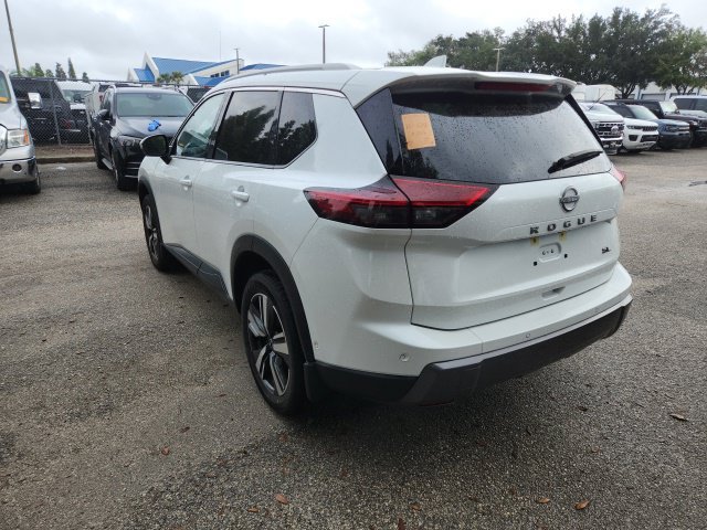 Used 2025 Nissan Rogue SL FWD image 7
