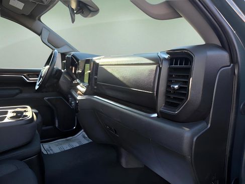 Used 2025 Chevrolet Silverado 1500 LT AWD/4WD image 11