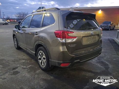 Used 2021 Subaru Forester Premium image 4