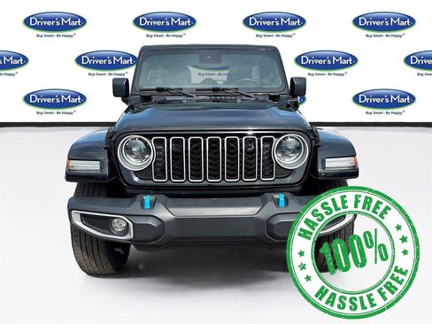 Used 2024 Jeep Wrangler Unlimited Sahara AWD/4WD image 2