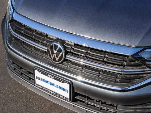 Used 2024 Volkswagen Jetta SE image 10