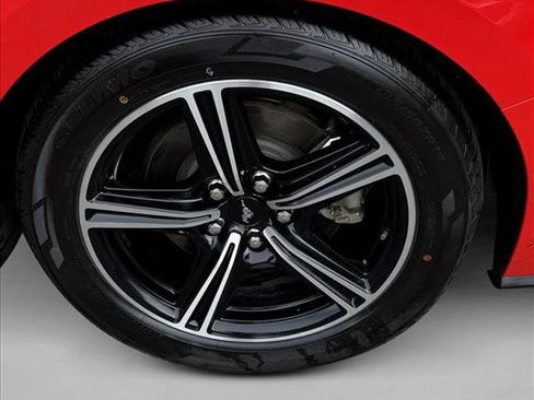 Used 2024 Ford Mustang Premium image 9