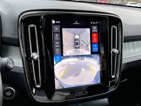 Certified 2026 Volvo XC40 B5 Plus w/ Protection Package Premier image 13