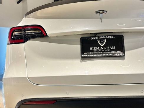 Used 2022 Tesla Model Y Performance image 17