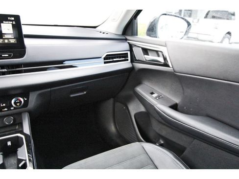 Used 2025 Mitsubishi Outlander AWD image 10