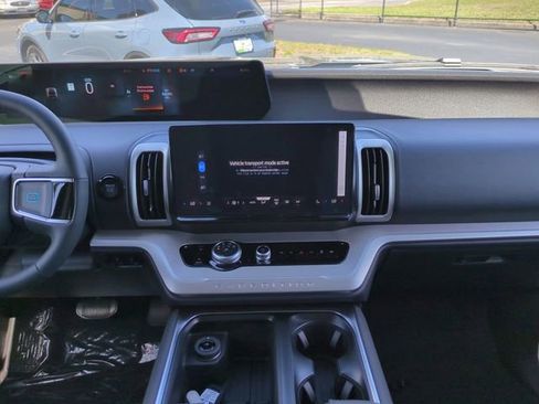 New 2026 Ford Expedition Active image 17