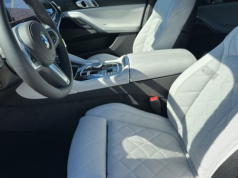 New 2026 BMW X6 xDrive40i image 10